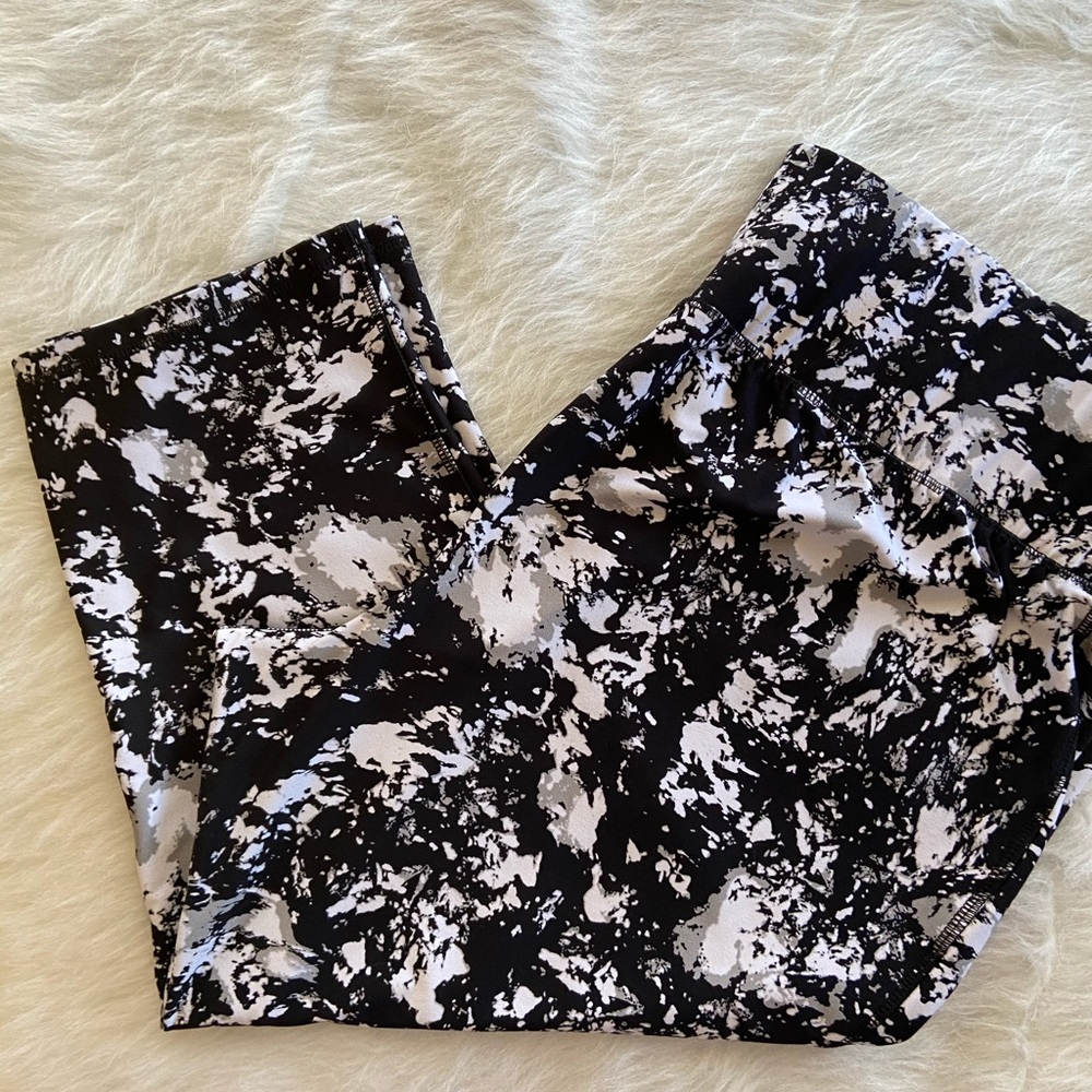 Lane Bryant Livi Active Capri Leggings